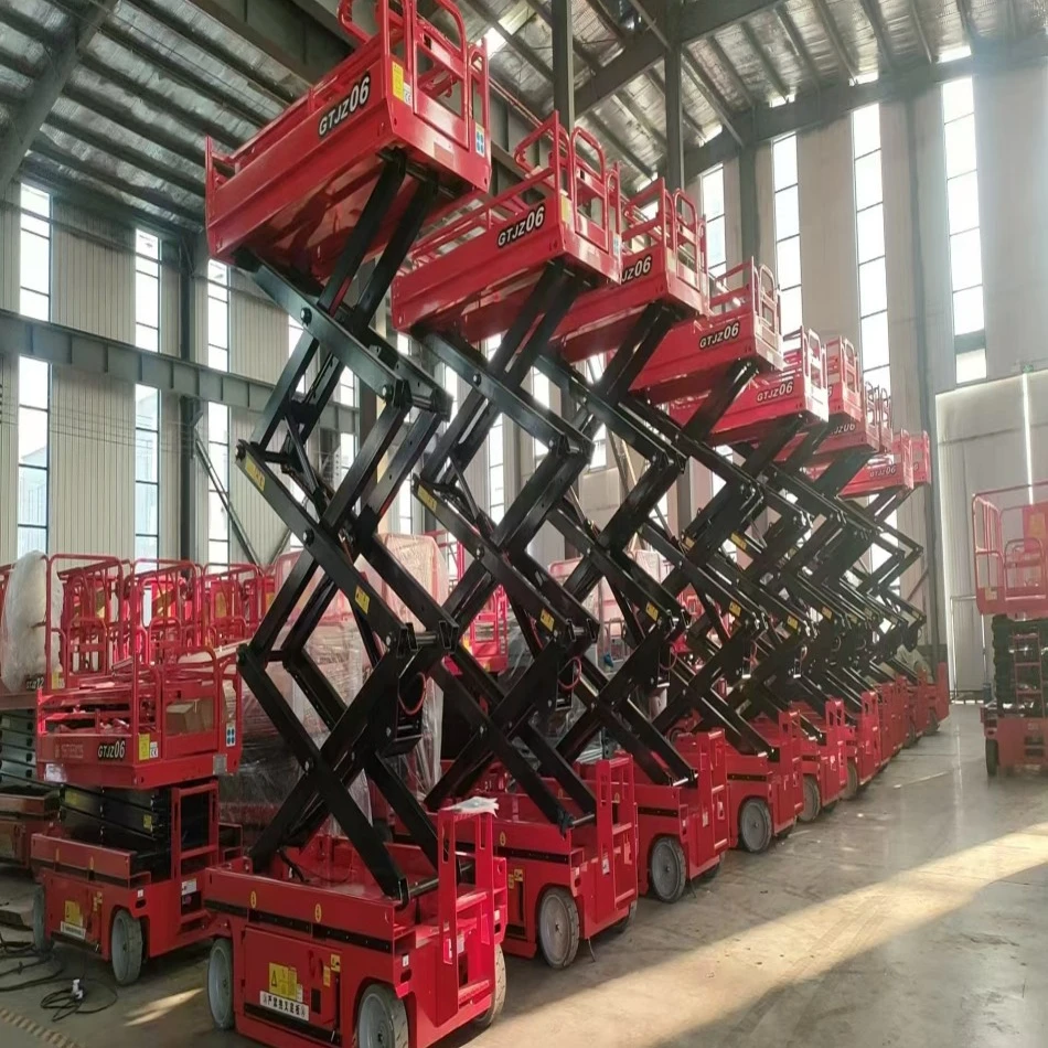 Self-propelled scissor lift platform